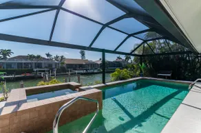 \"The Lighthouse\"  l  Gorgeous Waterfront 3 Bed with Quick Access to Gulf!! - Image 2