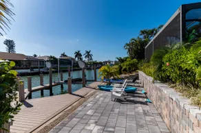 \"The Lighthouse\"  l  Gorgeous Waterfront 3 Bed with Quick Access to Gulf!! - Image 5