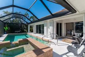 \"The Lighthouse\"  l  Gorgeous Waterfront 3 Bed with Quick Access to Gulf!! - Image 4