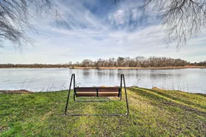 ‘Eagles Nest’ - Baraboo Cabin on Wisconsin River! - Image 2