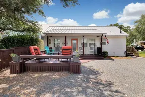 River Hideaway Retreat - Image 3