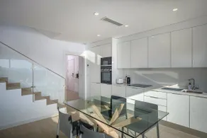 2-Bedroom Penthouse with Sea View and Solarium - Image 2