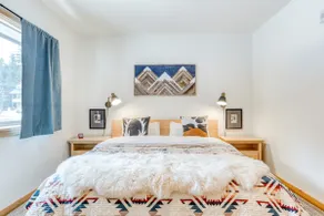 Bright & modern dog-friendly getaway w/ private ba - Image 4