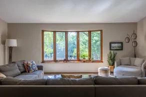 Spacious Riverview Home | Gather, Relax & Soak - Image 5