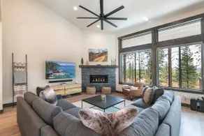 Gezellig House, Lake Tahoe Schaffer's Mill Home, Private Hot Tub, Ski & Golf! - Image 5