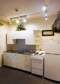 Pearl`s Place in heart of Historic Roscoe Village - Image 4