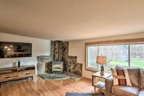 Spacious Whitefish Getaway: Hike, Ski, Bike & More - Image 3