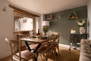 Magnolia Cottage - Chocolate Box Period Property - Image 2