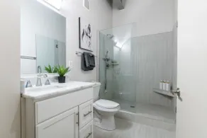 Lexington's Artistic Bunker / 1BR Downtown Condo - Image 4