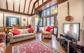 White Gables - Stunning Arts and Crafts House - Image 3