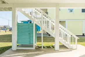 Blue Haven - Cozy, Cute, Just a Skip to the Shore! - Image 3