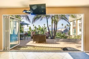 Tropical Oceanside Home w/ Deck, Walk to Beach - Image 4