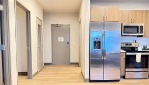 Remarkable 2 Bed Riverfront Park Travel Apartment - Image 5