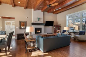 Walk Everywhere, Inviting Patio, Hot Tub - Image 2