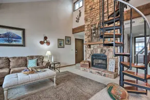 1 Mi to Dining! Lakeside Group Getaway in Ozarks - Image 4