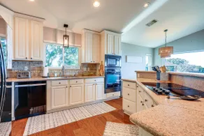 Canyon Lake Retreat w/ Hot Tub, Decks & Lake Views - Image 5