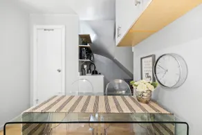Studio Near Restaurants, Broadway, Shopping - Image 4