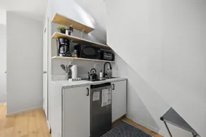 Studio Near Restaurants, Broadway, Shopping - Image 3