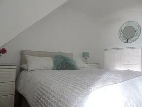 Prestige Apartment - Private Bathroom - Sea View - Image 3