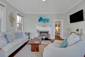 Savannah Suite on Front - Image 3
