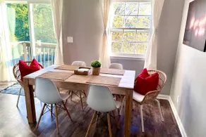 2BR Downtown Yorkville Apt by Fox River - Image 2