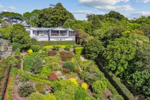 Flaxton Garden Home with Spectacular Coastal Views - Image 4