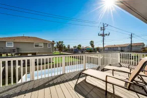 Salty Seahorse Beach Retreat - Private Pool - Image 3