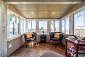 Lakefront Retreat + Hot Tub • Sunset Views • Point Pelee - Image 3