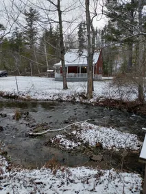 Cozy Vermont Lodge Hot Tub Stream Private SatTV, Beautiful Waterfront VT Retreat - Image 5