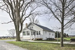 Farm-Style Ste. Genevieve Retreat w/ Fire Pit! - Image 2