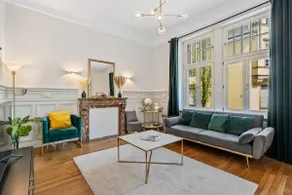 Sleek and Sophisticated in Prime Location - Image 2