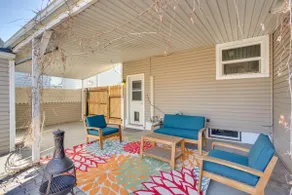 Adventure Home Base - 7 Blocks to Downtown! - Image 2