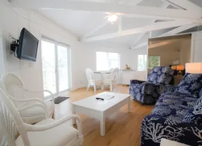 Beachfront Villa w/ Pier & Pool - Image 5