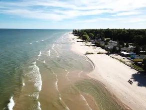 Beach Club of Oscoda - The Lakeshore Cottage - Image 2