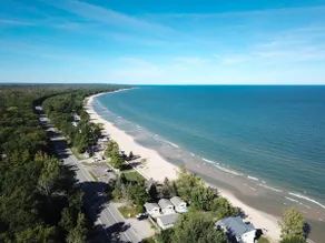 Charming Lake Huron Cottage Private Beach Access - Image 3