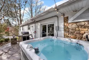 Cozy Fall Stay + Bunkroom + Jacuzzi + Fire Pit - Image 2