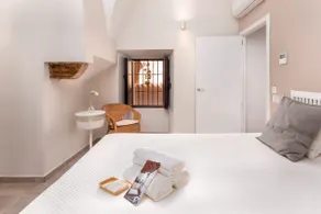101 Compact - Apartments Plaza Mayor 35 - Image 2