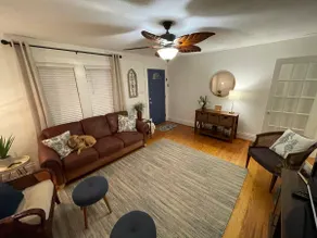Starfish DOG-FRiENDLY in the Historic District - Image 2