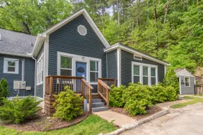 Pet friendly getaway with a 5 min walk to downtown - Image 2