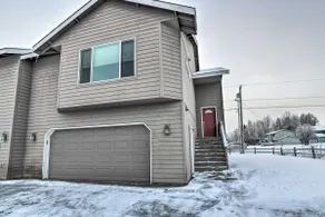 Cozy Anchorage Townhome < Half Mile to Jewel Lake! - Image 3