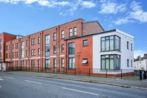 Neat City Apartment - Secure Parking - WiFi - Sleeps 4 - No Parties - Image 5