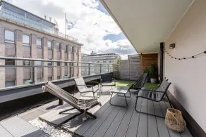 1BR Penthouse with Sauna & Rooftop Terrace - Image 4