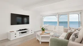 The Beach Shack on Wanda - Waterfront Coastal Chic - Image 2