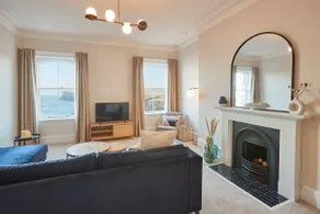 Host & Stay - Huntcliff View Apartment - Image 5