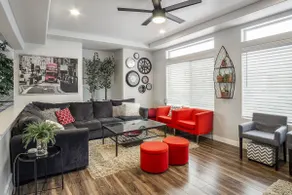 Beautiful 3 Bedroom Private home with easy access - Image 3
