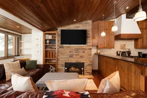 Luxury Downtown Mountainside 3BR 3 Bath Apartment - Image 2