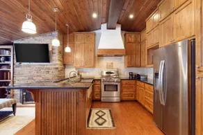 Luxury Downtown Mountainside 3BR 3 Bath Apartment - Image 3