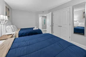 New High Floor Private Balcony Oceanfront w Pools - Image 4