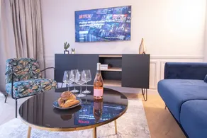 Chic & Fully-Equipped Apartment in Le Marais - Image 3