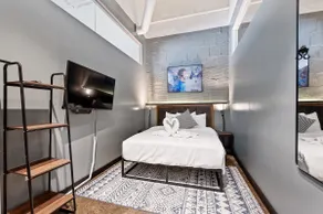 5 min to UPMC Shadyside Oakland East Liberty, sleeps 6 unit 304 - Image 3